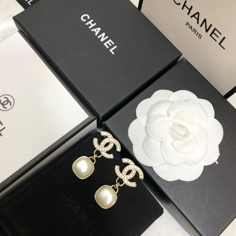Ch**el earrings